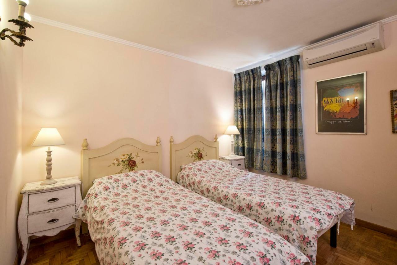 Apartment Governo Vecchio Rome Bagian luar foto